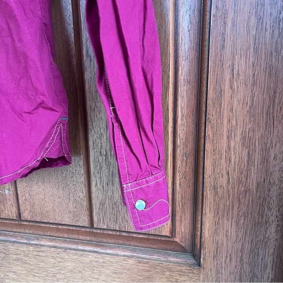 Tommy Hilfiger Button Up - Picture 5 of 5